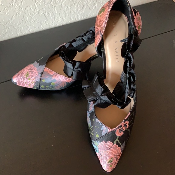 Kelly & Katie Floral Onirella pumps - Picture 3 of 6